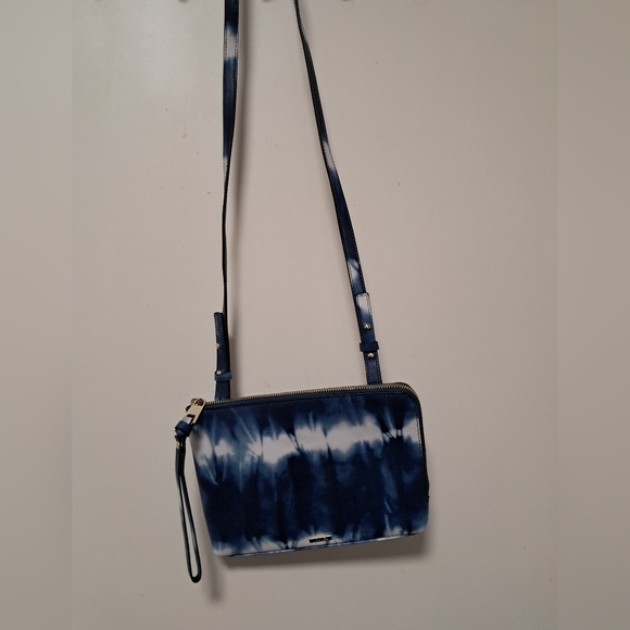Vince Camuto blue, tie dyed bag. - Picture 2 of 6